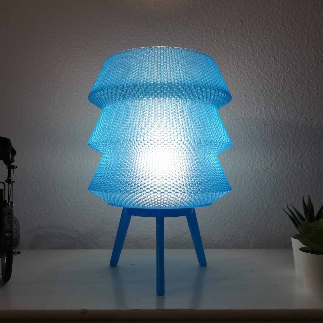 Dynasty Light Table Lamp